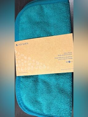 Norwex Teal Ultra-Plush Body & Face Pack - 3 Cloths - New in Package